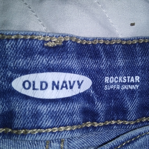 Mid rise. Old Navy Rock Star Supper Skinny jeans - Picture 5 of 7